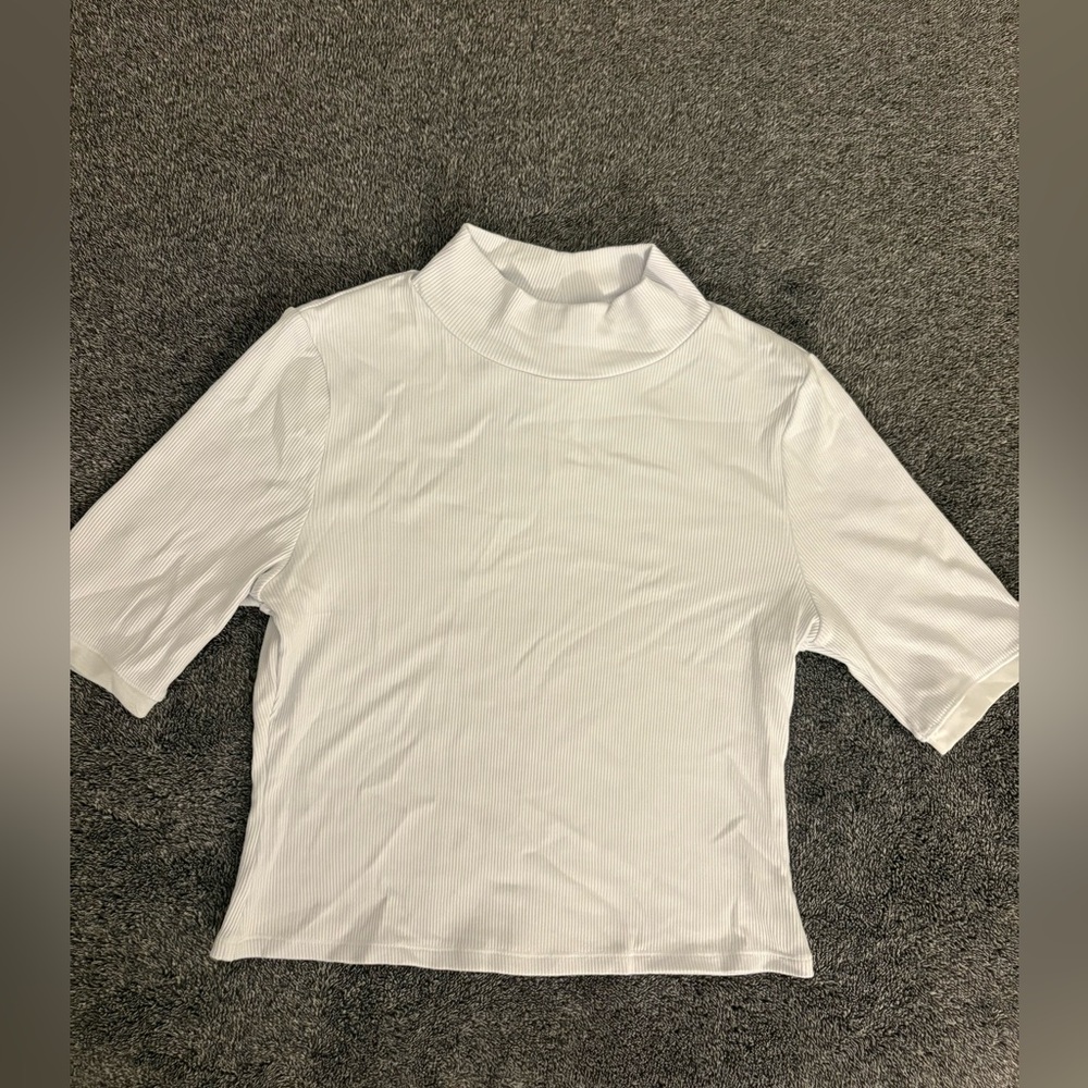 ALO Yoga White Short Sleeve Tee